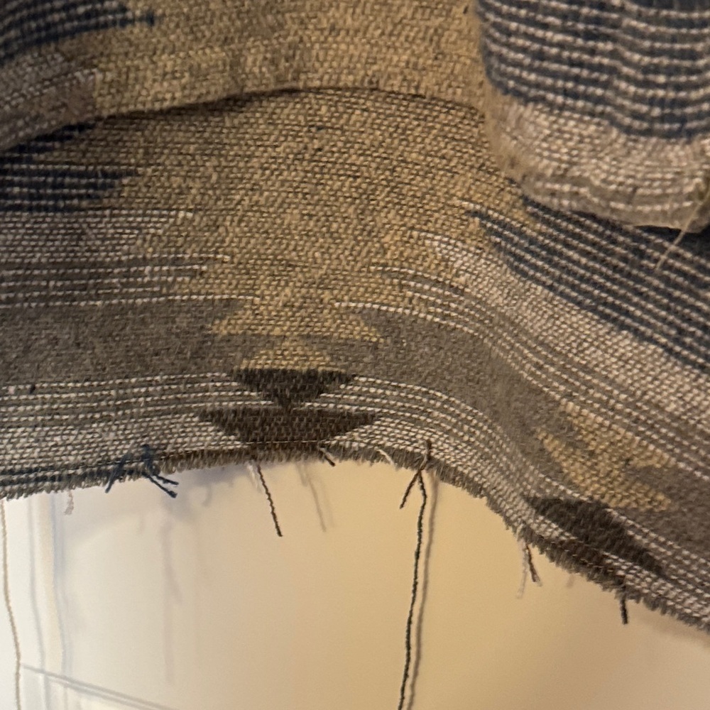 Patterned Gray Jacket - image 4